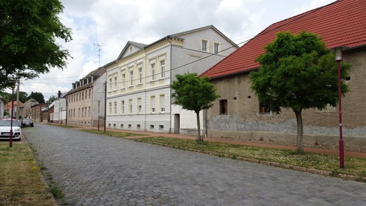 Saniertes Mehrfamilienhaus u.Nebengebäude